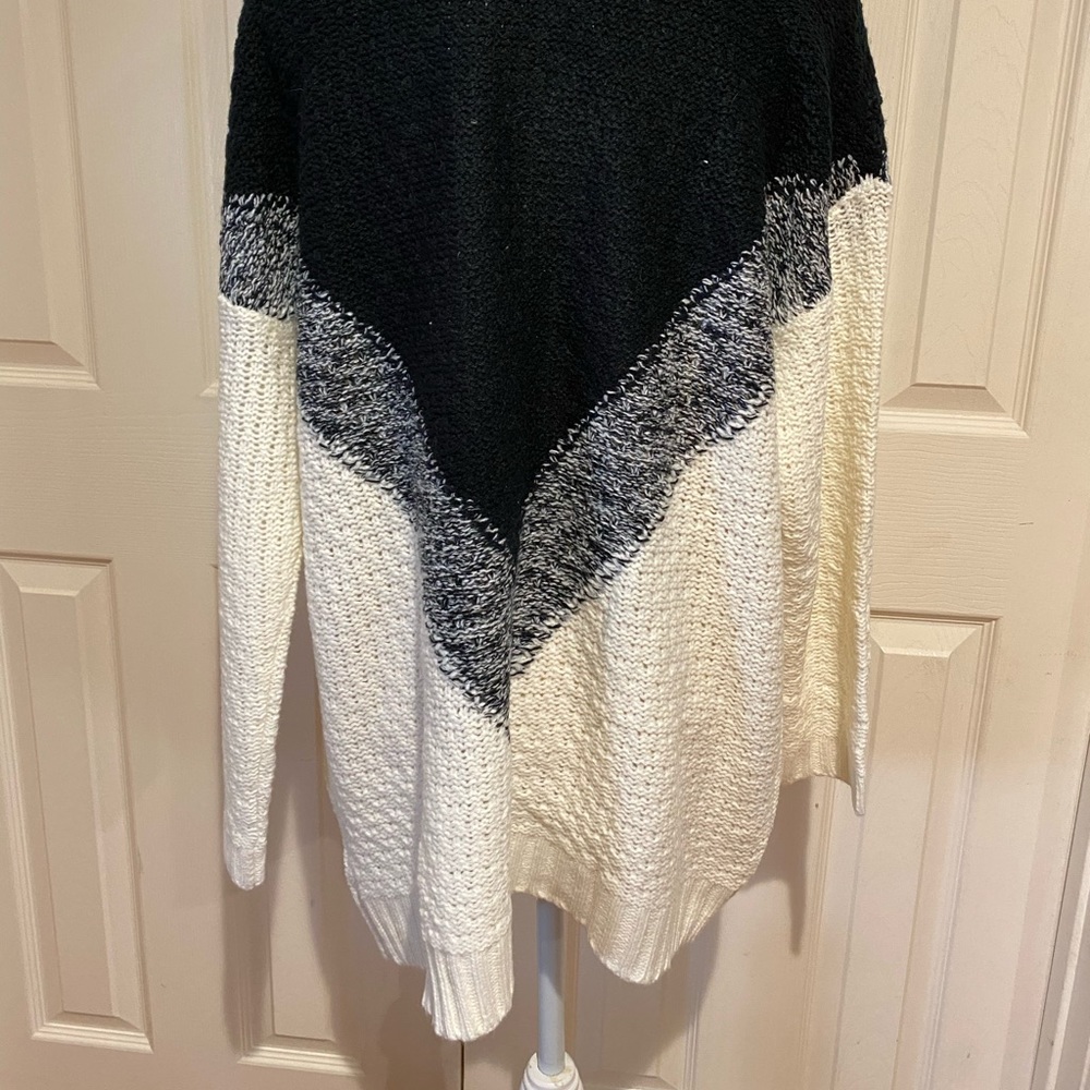 NWOT Loose Sweater Denim 24/7 Medium Junior’s - Picture 7 of 8